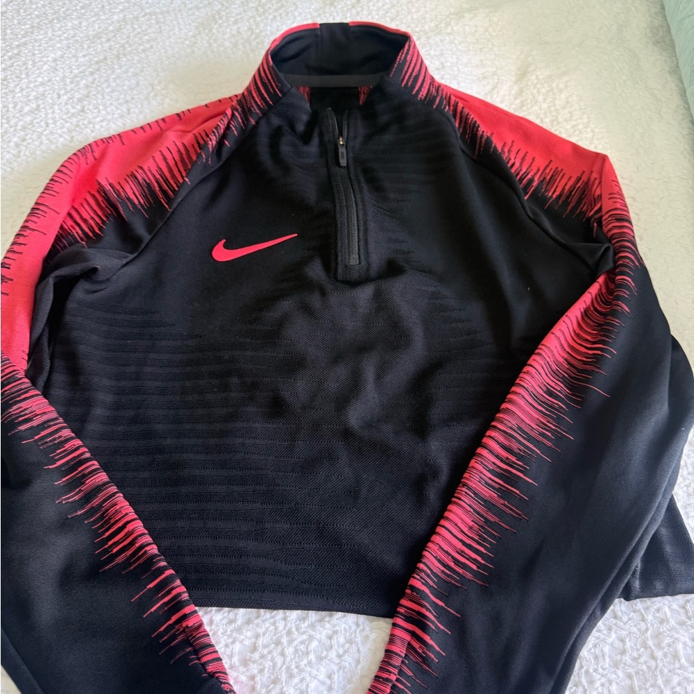 Nike Black and Red Athletic Pullover